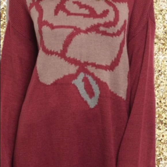 Red long bell sleeve sweater - Picture 2 of 3